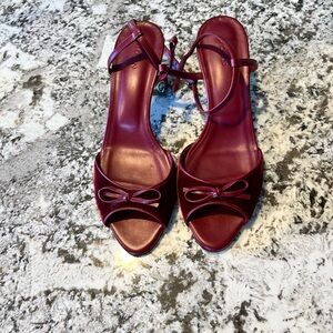 Doen 38.5 NWOT Burgundy Strappy Sandals